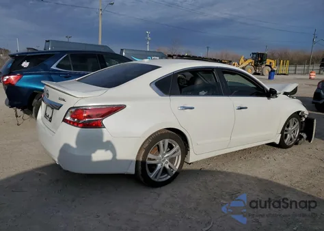 2015 Nissan Altima 3.5S z USA, uszkodzony, nr VIN 1N4BL3AP1FC184262